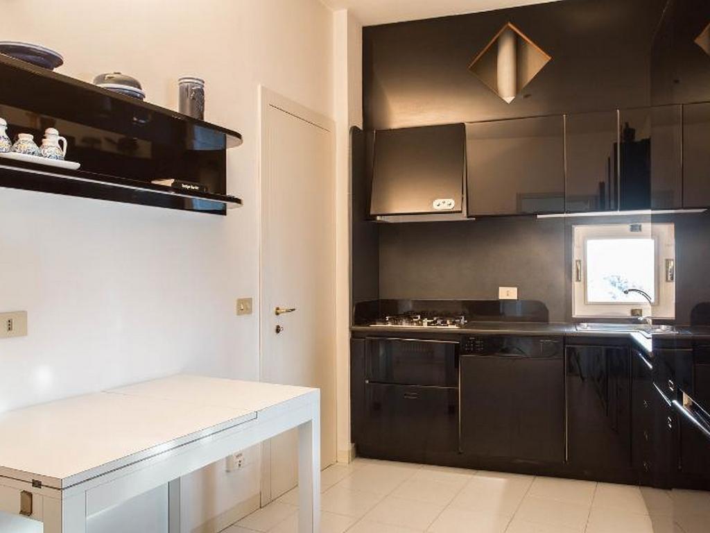Roomy Apartment Duomo & San Babila Milano Ngoại thất bức ảnh