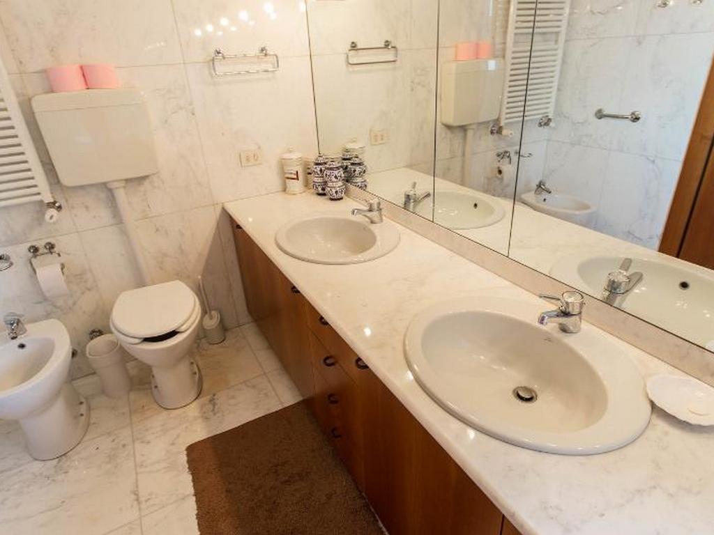 Roomy Apartment Duomo & San Babila Milano Ngoại thất bức ảnh