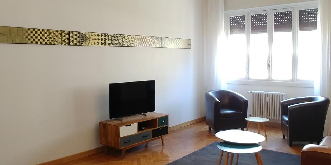 Roomy Apartment Duomo & San Babila Milano Ngoại thất bức ảnh