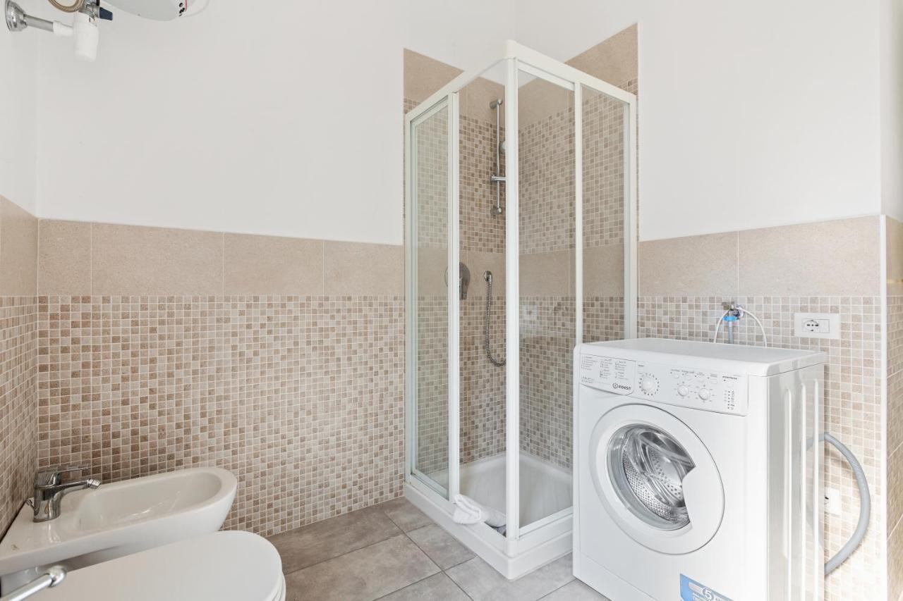 Roomy Apartment Duomo & San Babila Milano Ngoại thất bức ảnh